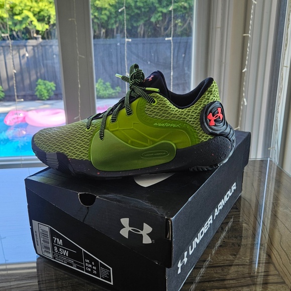 Under Armour Athletic Shoes - Picture 2 of 5